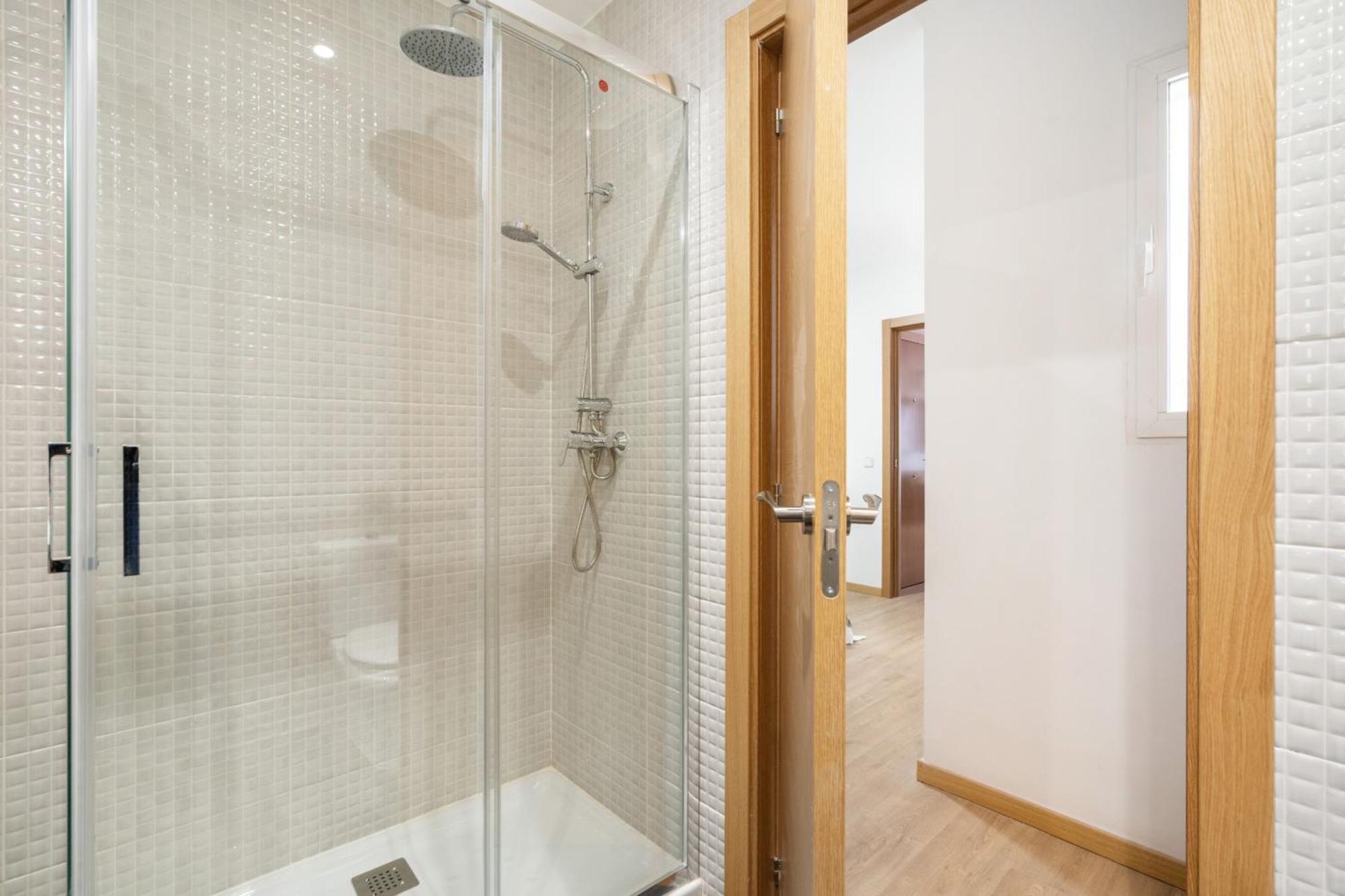 Apartamento En La Avenida De La Albufera Alquiler Temporal Madrid Luaran gambar