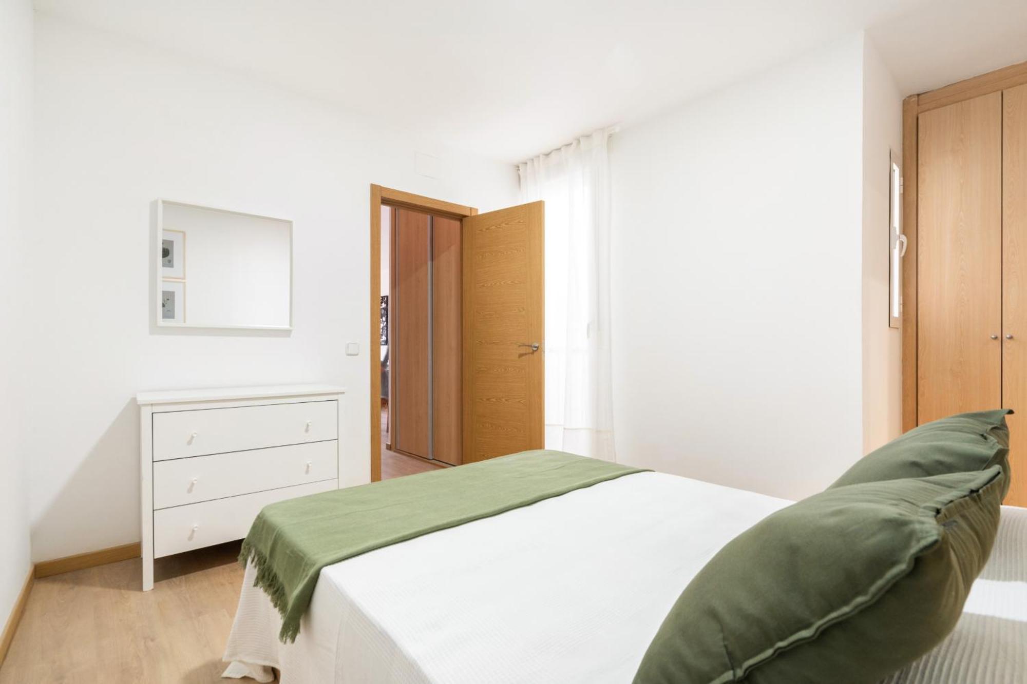 Apartamento En La Avenida De La Albufera Alquiler Temporal Madrid Luaran gambar