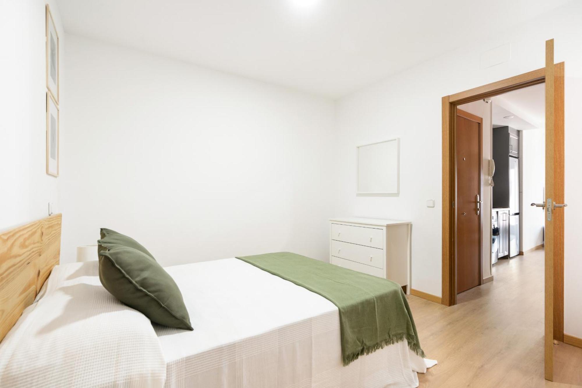 Apartamento En La Avenida De La Albufera Alquiler Temporal Madrid Luaran gambar